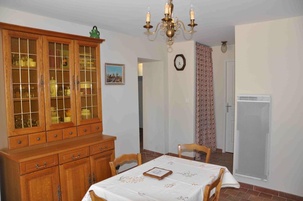 Gite Du Mas Des Oliviers Mezoargues Экстерьер фото